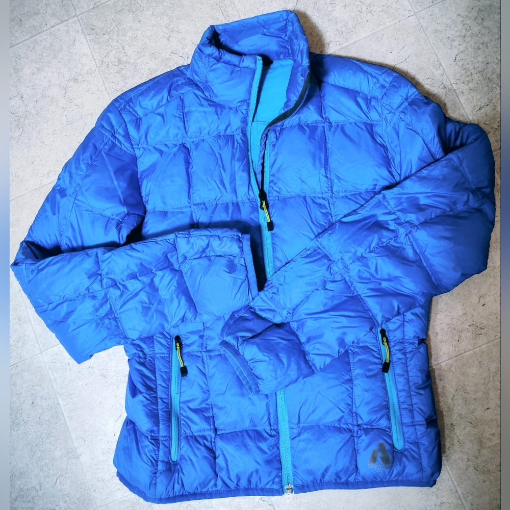 Eddie Bauer First Ascent Whittaker Mountaineering Down Jacket. Kids 14/16 Unworn